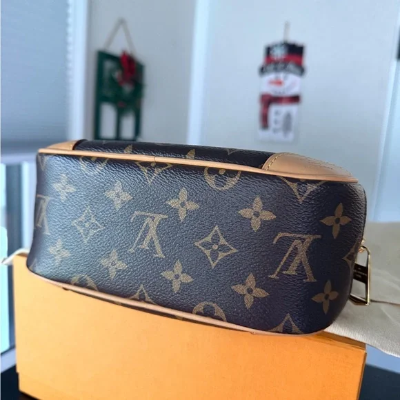 SOLD! LOUIS VUITTON Monogram Deauville Mini shoulder bag tag charm - Picture 9 of 16